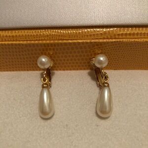 Elegant Pearl Drop Earrings